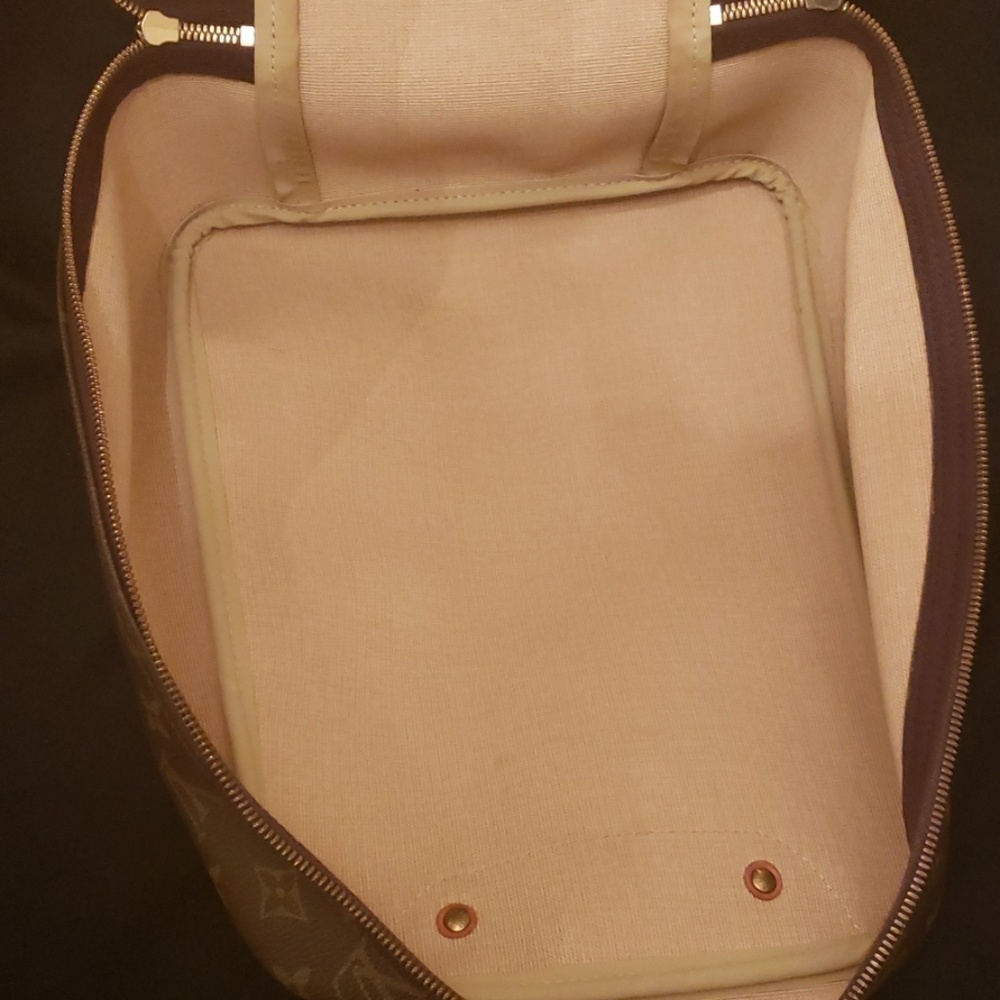 Authentic Louis Vuitton Excursion Monogram Bag - image 6